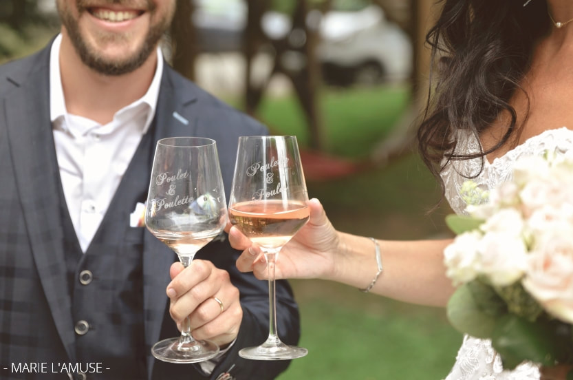 Mariage, Vin d'honneur, Les verres personnalisés des mariés, Larringes Haute Savoie 2020, Photographe Marie l'Amuse
