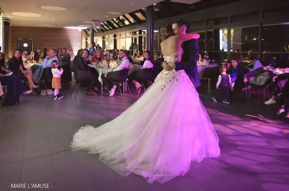 Mariage, Réception, Slow d'ouverture de bal des mariés, Allonzier Haute Savoie 2020, Photographe Marie l'Amuse
