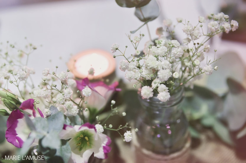 Mariage, Soirée, Décoration de table avec fleurs et bougies, Bellevaux Haute Savoie-2019, Photographe Marie l'Amuse
