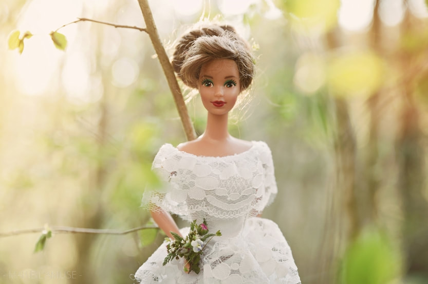 Mariage, Portrait, Portrait de poupée Barbie mariée dans la forêt, Haute Savoie 2020, Photographe Marie l'Amuse
