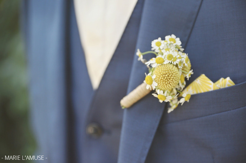 Mariage, Fleurs, Boutonnière du marié jaune et blanche, Quintal Haute Savoie 2019, Photographe Marie l'Amuse

