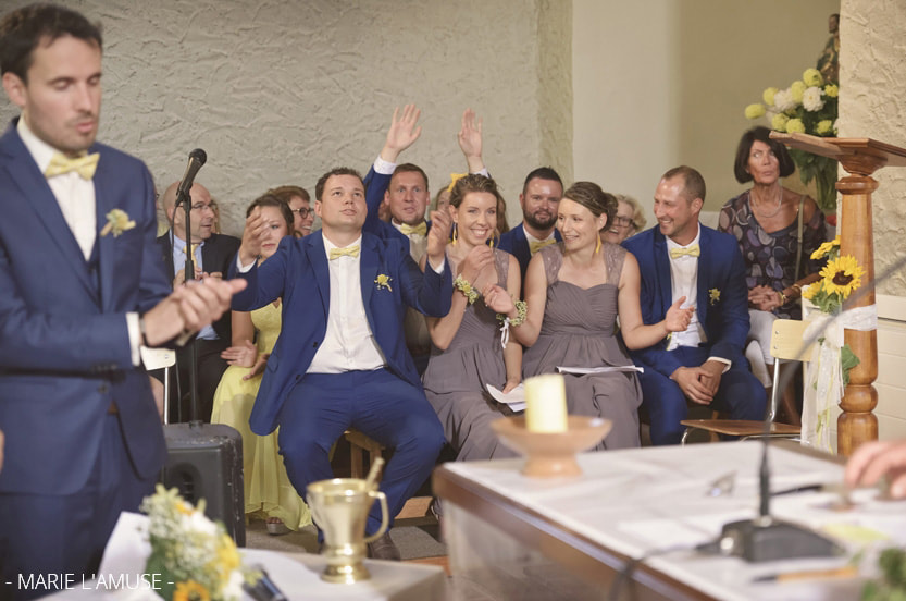 Mariage, Eglise, Chants de messe, rires des témoins, Quintal Haute Savoie 2019, Photographe Marie l'Amuse